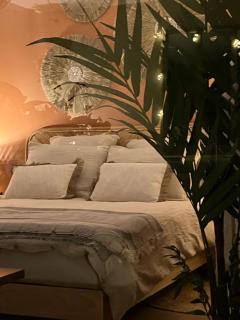 Trinidad Vibes - Suite and Spa - 1