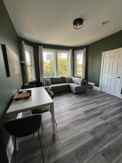 Victorian Second Floor Turret Apartment - 7