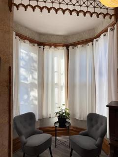 Victorian Second Floor Turret Apartment - 5