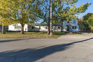 The Pine Street Inn - 8