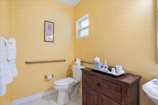 SeaGlass Inn Bed and Breakfast - 3