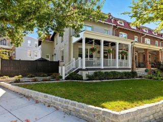 Petworth Gem - Modern Studio Near METRO rail - 4