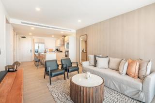 BRAND NEW! Stylish Stay in Vermare C7 - 5