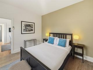 Charming 1 bedroom, park adjacent. city 5 minutes - 0