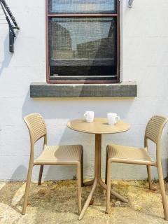 Charming 1 bedroom, park adjacent. city 5 minutes - 4