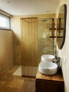 Trinidad Vibes - Suite and Spa - 6