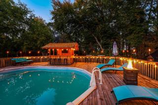 Detached Sauna, Movie Room! Relaxation in Muskegon - 8