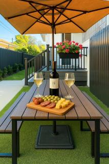 Studio with Office Space and Hot Tub - 9