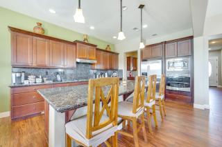 Outdoor Oasis with Fire Pit Pet-Friendly Fresno Gem - 3