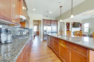 Outdoor Oasis with Fire Pit Pet-Friendly Fresno Gem - 1