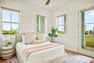 Beaches and Cream 210 DEW - 4