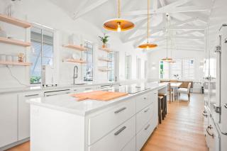 Marky P and the Funky Beach 243MA - 8