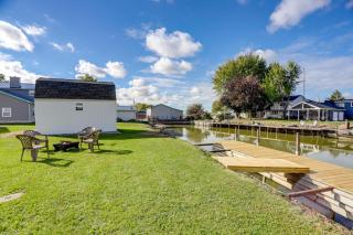 Walk to Lagoon Saloon! Chic Home on Nugents Canal - 0