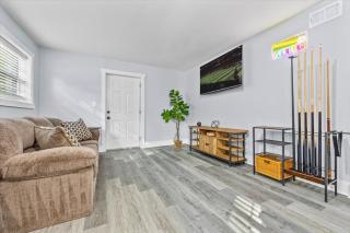 Ranch Style Luxe Game Room & Fire Pit Free Wi-Fi - 6