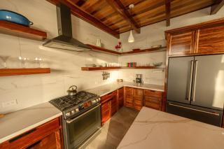 Private Beachfront 4 BR Home w Dock, Pool, Rooftop - San Pedro - 5