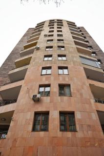 Chic 1BR Cascade Views & Near Opera - 3