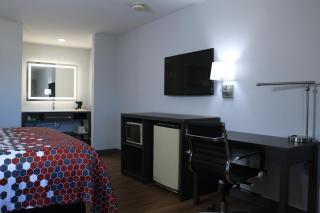 Econo Lodge Inn & Suites Southeast - 5