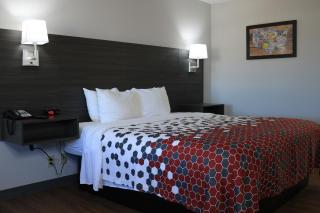 Econo Lodge Inn & Suites Southeast - 9