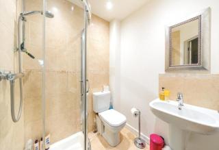 New Forest home - 4-beds and garden - 10 mins from Beach - 3