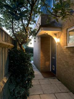 New Forest home - 4-beds and garden - 10 mins from Beach - 9