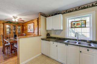 Million-Dollar Mtn Views Cozy Home in Franklin! - 1