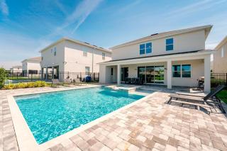 Beautiful 7 br 6 5 bath home w pool movie theater - 0