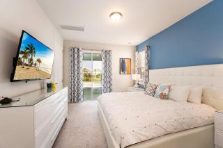 Beautiful 7 br 6 5 bath home w pool movie theater - Orlando - 1