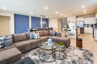 Beautiful new 8br w theme rooms pool game room - 6