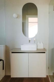 Off-grid Tiny House by the Sea - 9