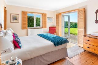 Peaceful country escape with garden & views - 8