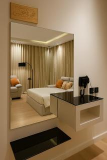 13A Distinctive Studio - 8