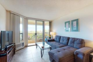 Maui Banyan Q408 - 5