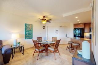 Maui Banyan Q408 - 3