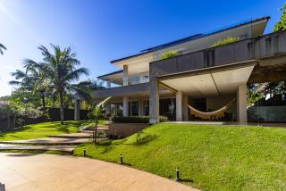 Linda casa em frente ao lago - 9