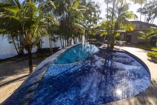 Linda casa em frente ao lago - 7