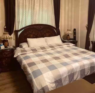 Sunny & Spacious room close to the Airport! - 7