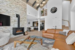 Polaris Verbier Mont-Tremblant Luxury Condo - 1