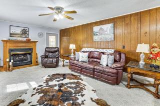 Families Welcome! Home with Fire Pit in Soddy-Daisy - 5