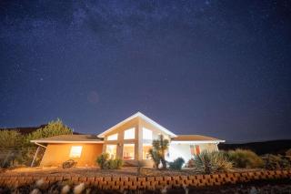 Starzz Ranch Kanab UT Vacation Home Red Rock Views - 1