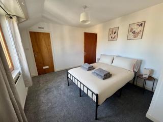 Bruce Gardens Home - 5