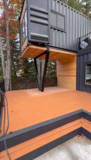 Unique 3-bed Lakefront Container Home - 2