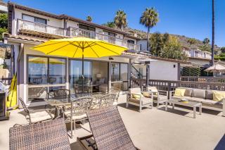 Steps to Sand and Surf! Snowbird Haven in Malibu - 9