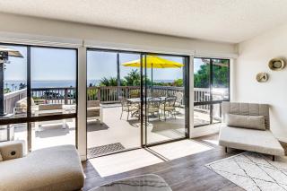 Steps to Sand and Surf! Snowbird Haven in Malibu - 2