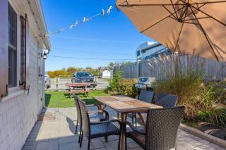 Bright North Truro Cottage #6 by the Bay - 9