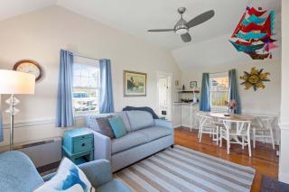 Bright North Truro Cottage #6 by the Bay - 8