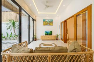 Charming 2BR Villa Pool Escape in Munggu - 8