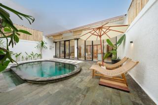 Charming 2BR Villa Pool Escape in Munggu - 0