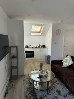 The Luxe Apartment - 9