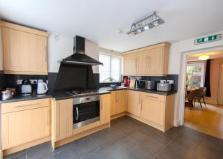 Stylish central location 3 bedroom house - 1