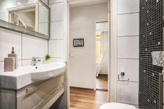 Exclusive Stay by the Castle - 2